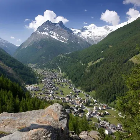 Dağ evi In Valais Near Lift & Valley